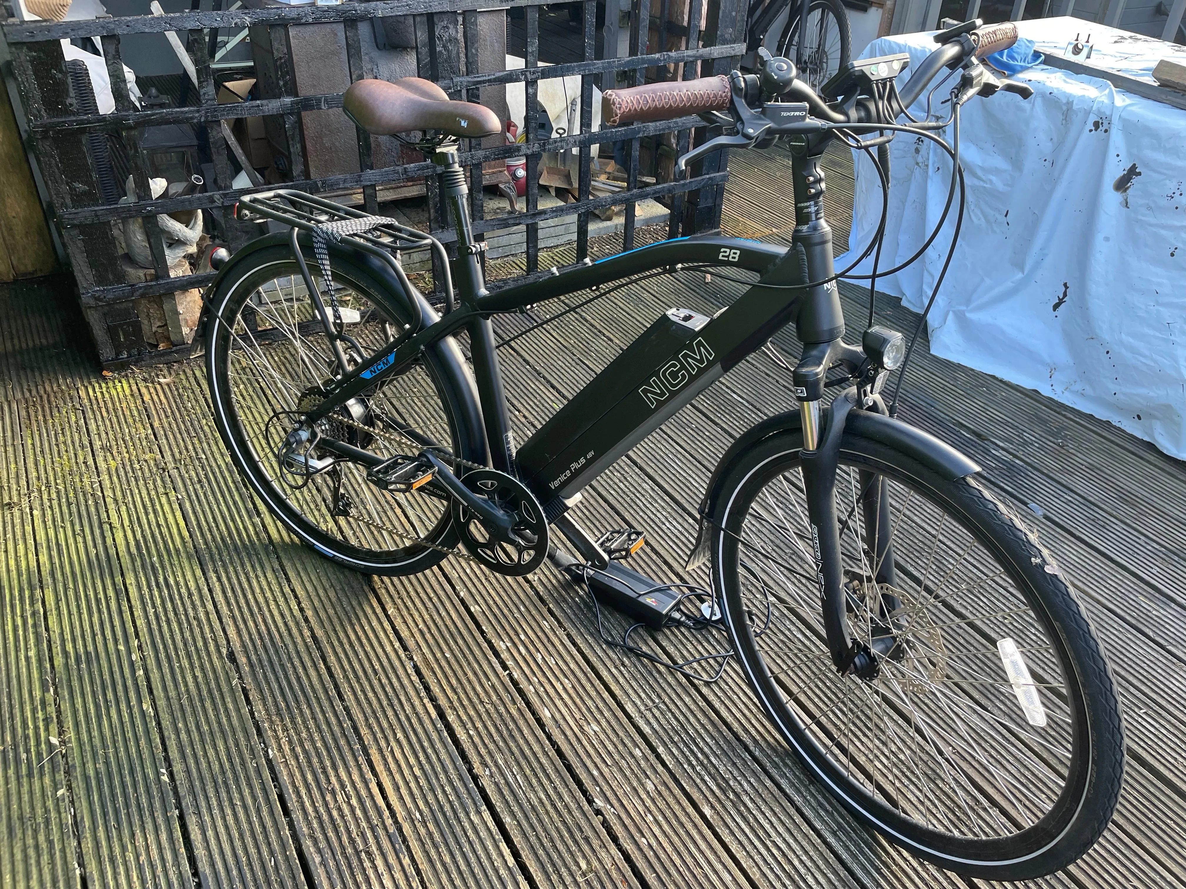 Ϟ NCM Venice Plus Trekking E-Bike 2022