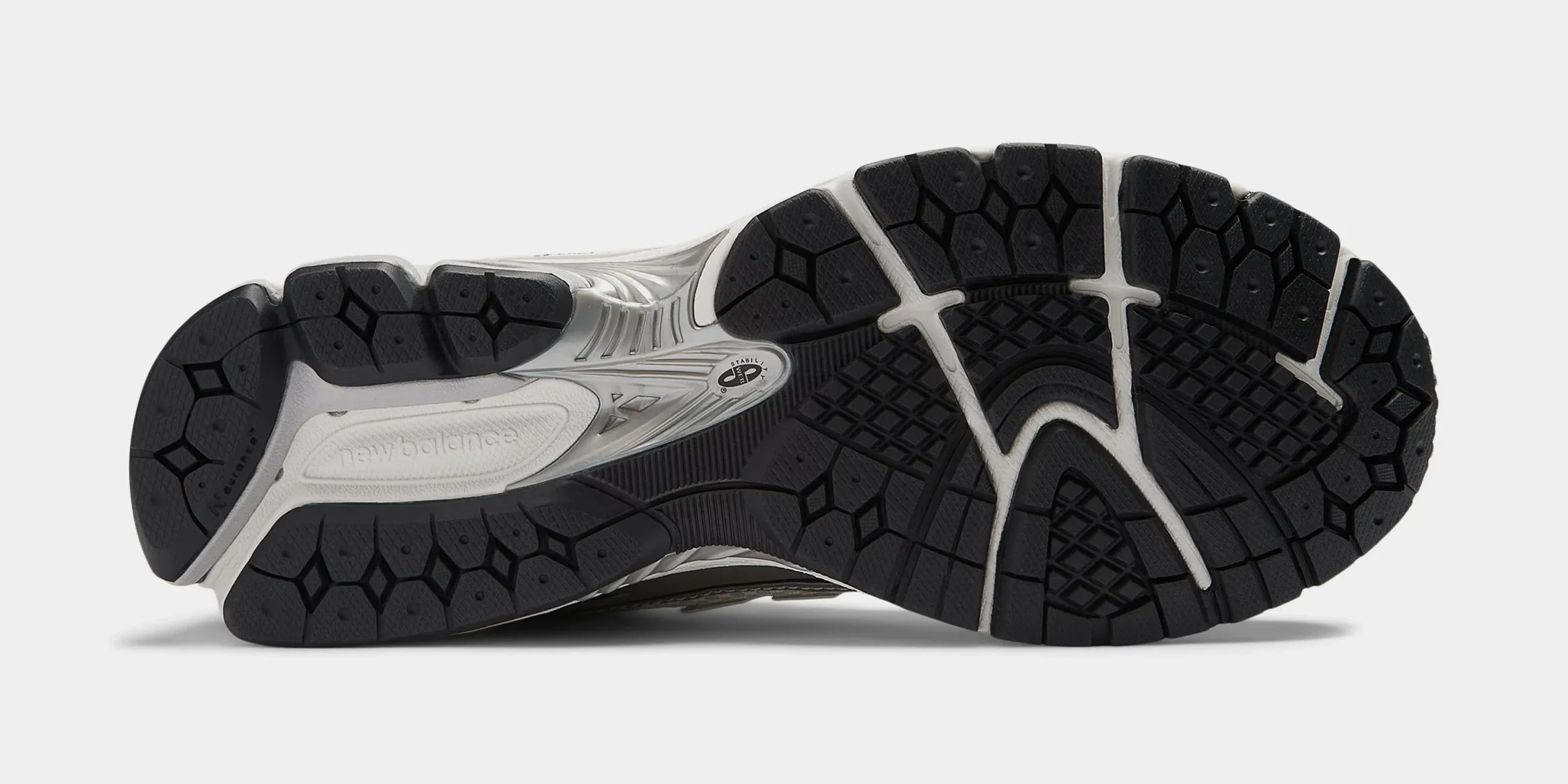 1906R Mens Running Shoes (Silver Metallic/Black/Sea Salt)