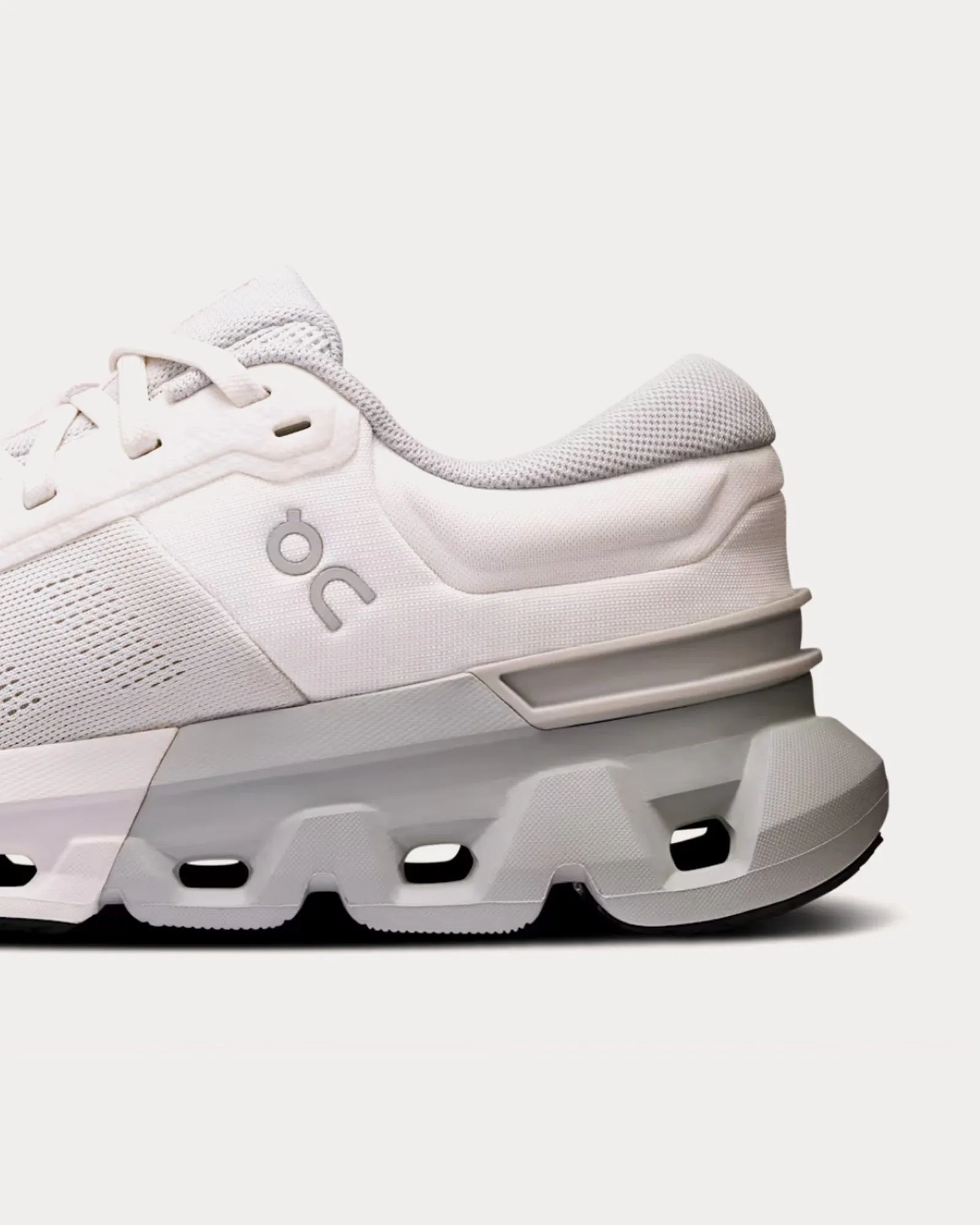 Cloudflyer 5 White / Glacier Running Shoes