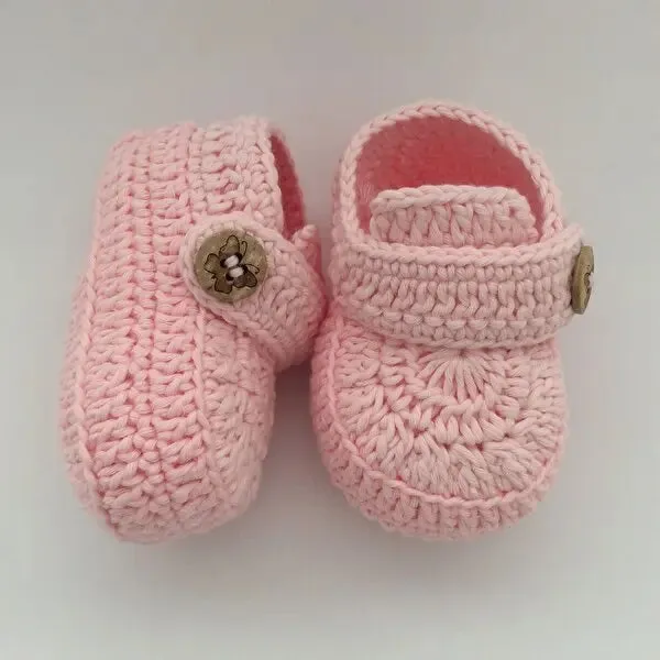 Crochet Baby Booties Pink