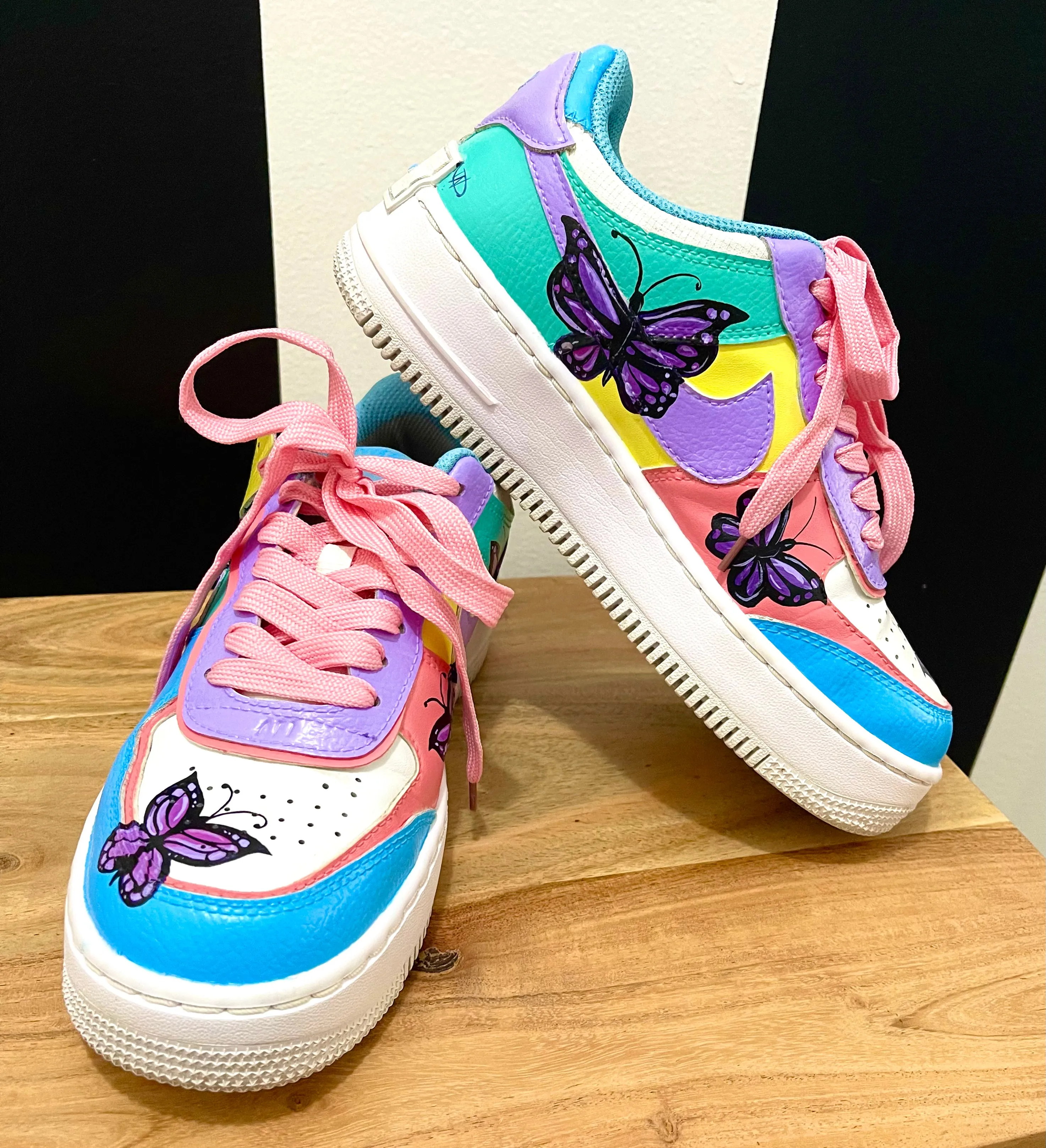 Girls Reeboks- Size 7