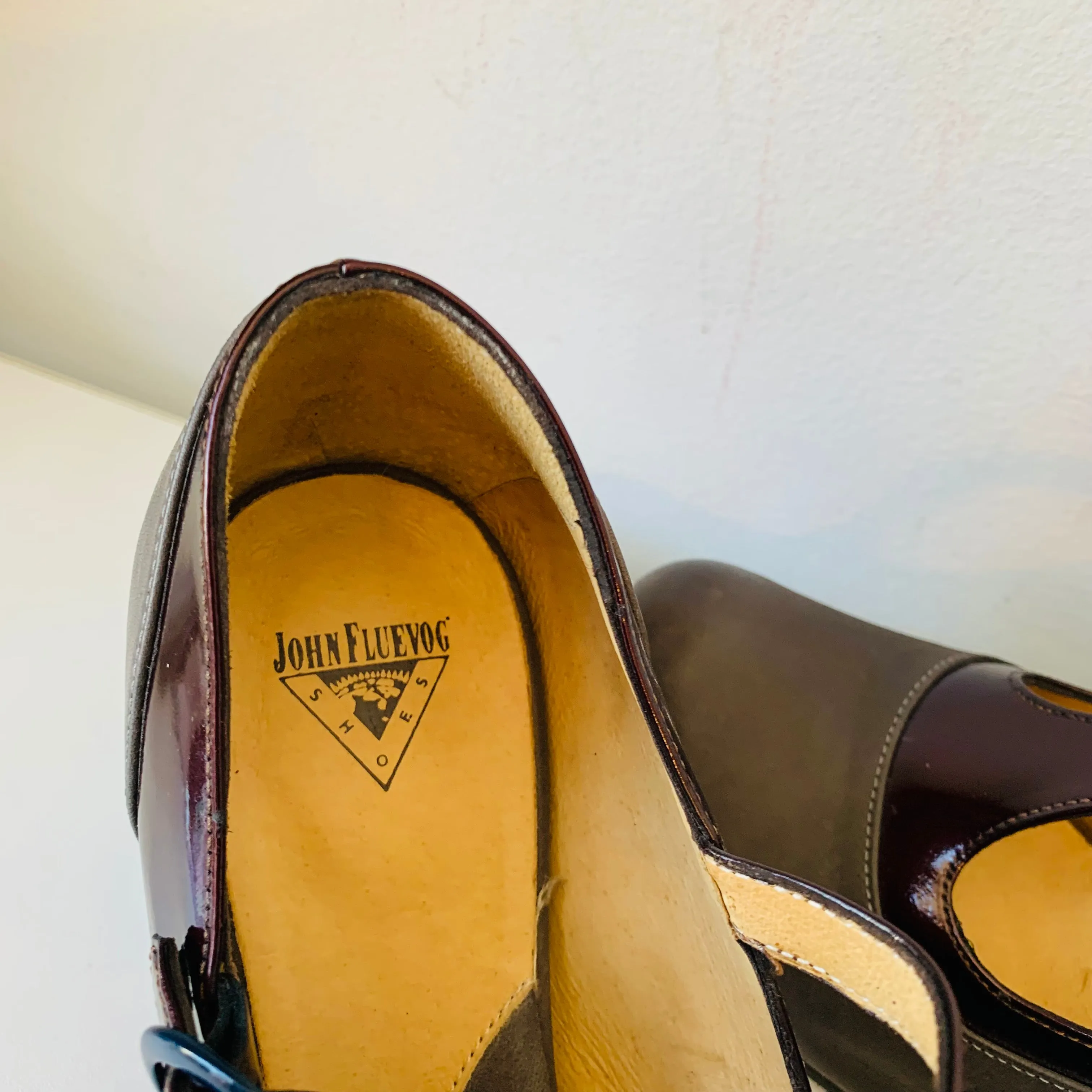 John Fluevog Bellevue Laura Evans Grey & Burgundy Fun Heeled Mary Janes Size 9