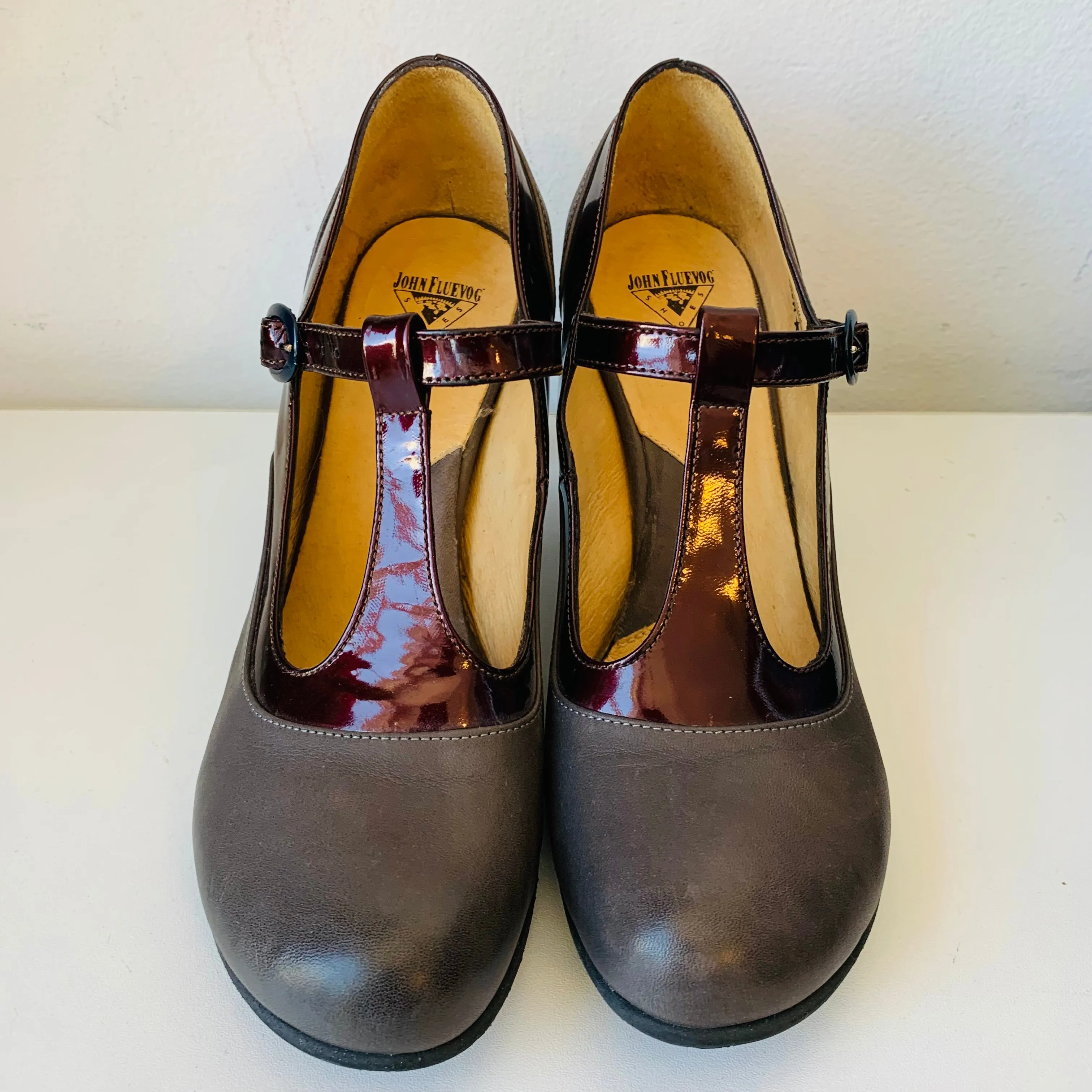 John Fluevog Bellevue Laura Evans Grey & Burgundy Fun Heeled Mary Janes Size 9