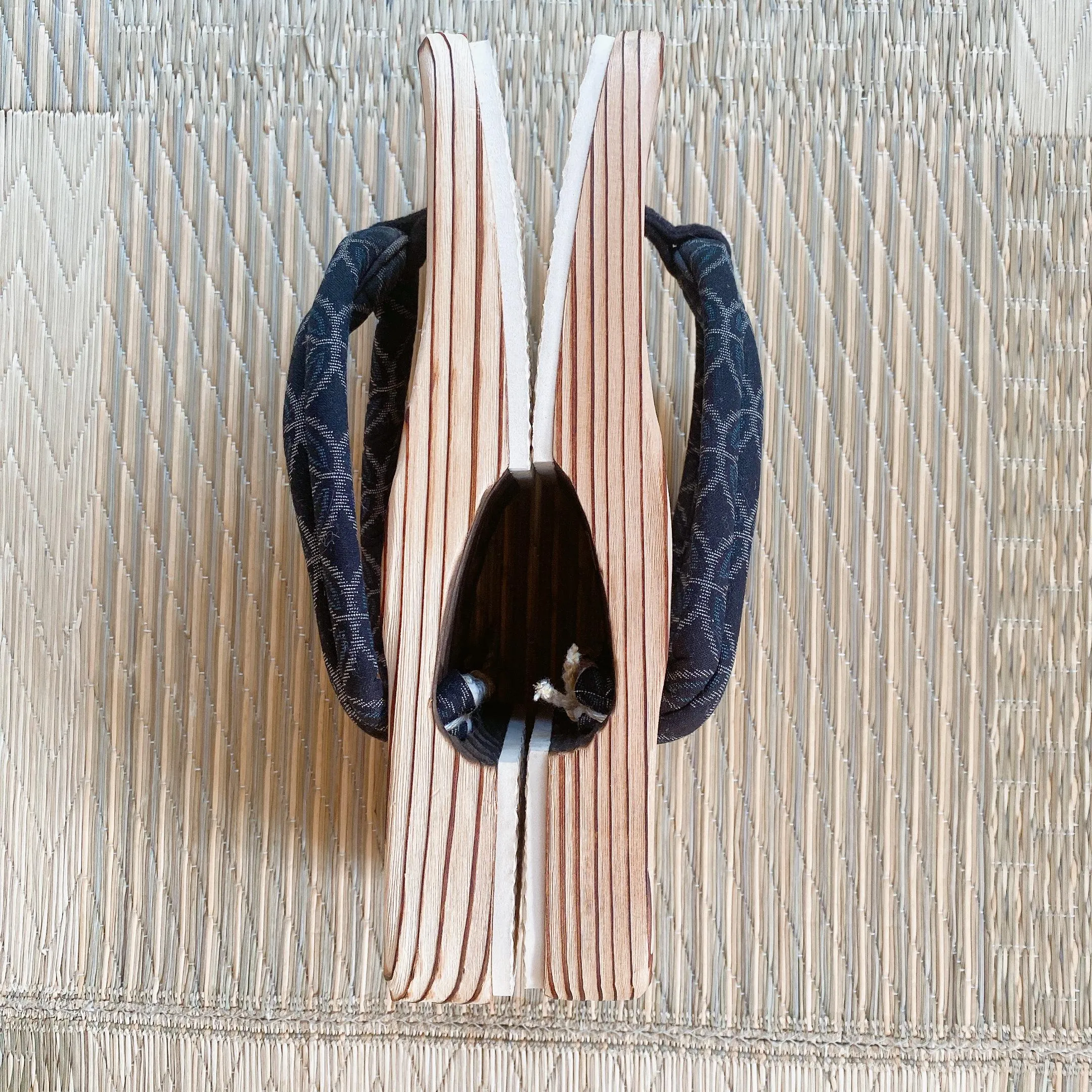 Men's Geta, Kimono Shoes, Wood Zori, Japanese Zouri, Light Brown, Excellent, Versatile, Lightweight Indoor & Outdoor Shoes