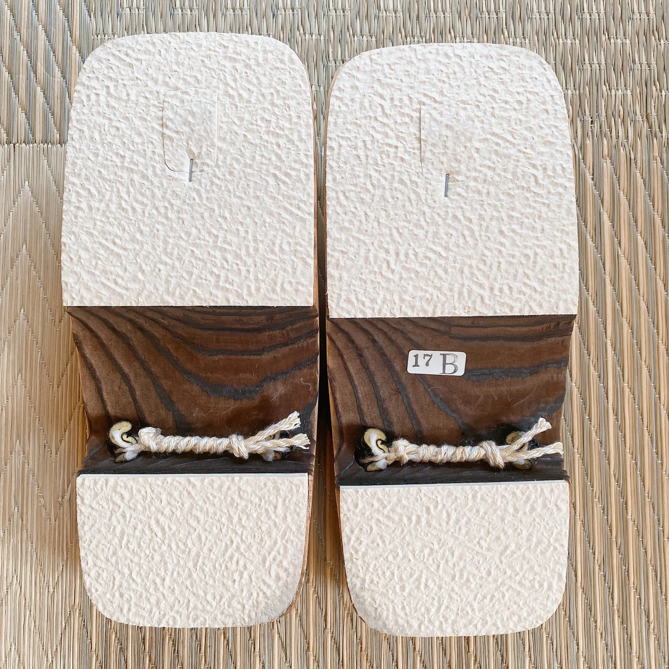Men's Geta, Kimono Shoes, Wood Zori, Japanese Zouri, Light Brown, Excellent, Versatile, Lightweight Indoor & Outdoor Shoes