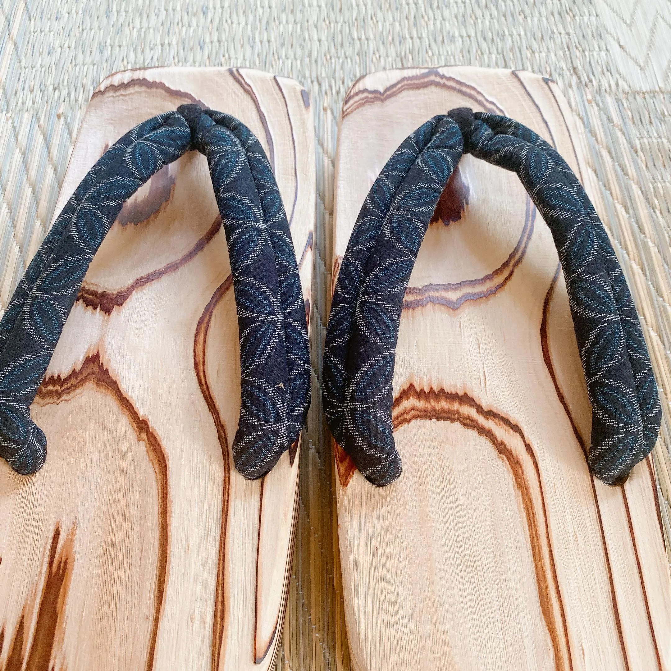 Men's Geta, Kimono Shoes, Wood Zori, Japanese Zouri, Light Brown, Excellent, Versatile, Lightweight Indoor & Outdoor Shoes