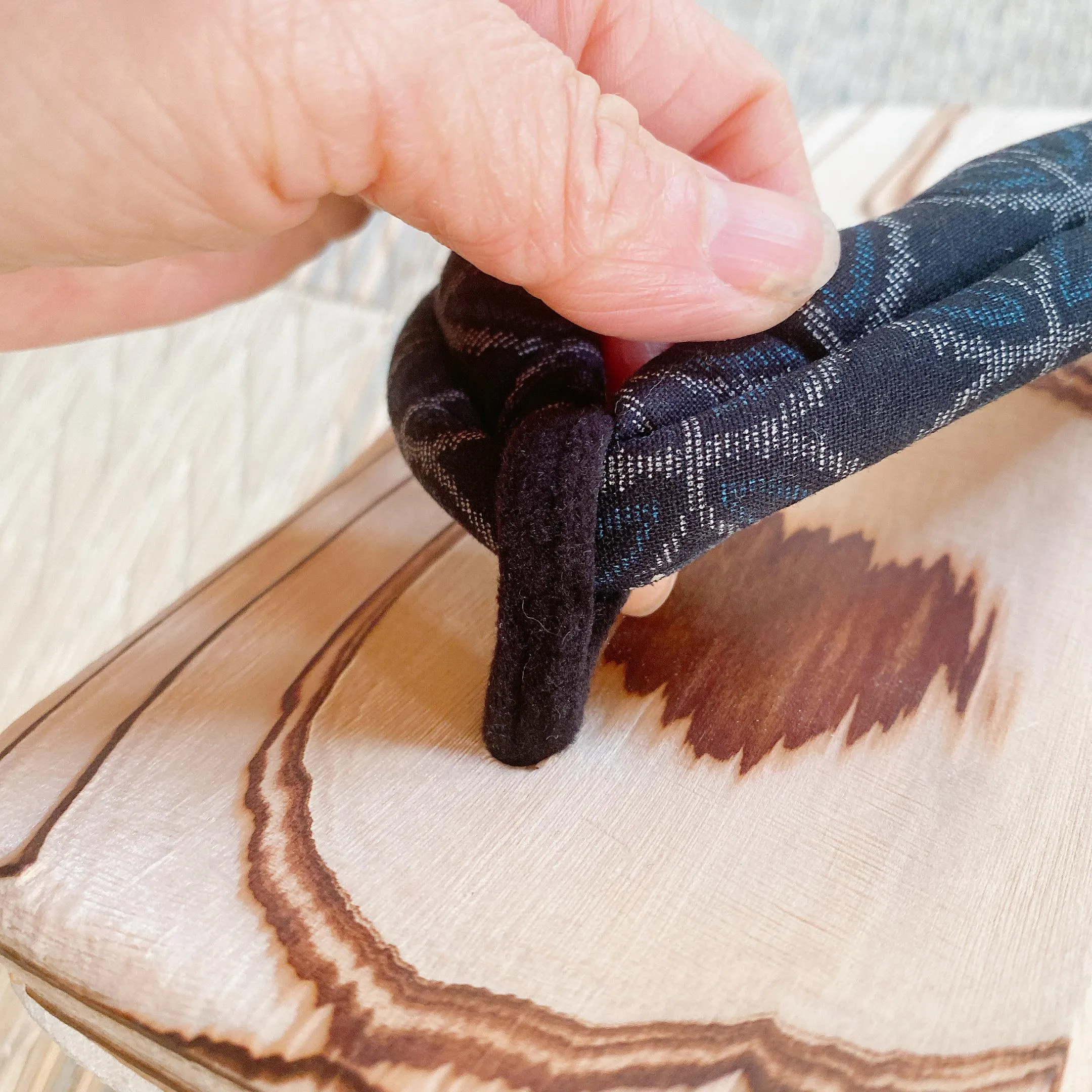Men's Geta, Kimono Shoes, Wood Zori, Japanese Zouri, Light Brown, Excellent, Versatile, Lightweight Indoor & Outdoor Shoes