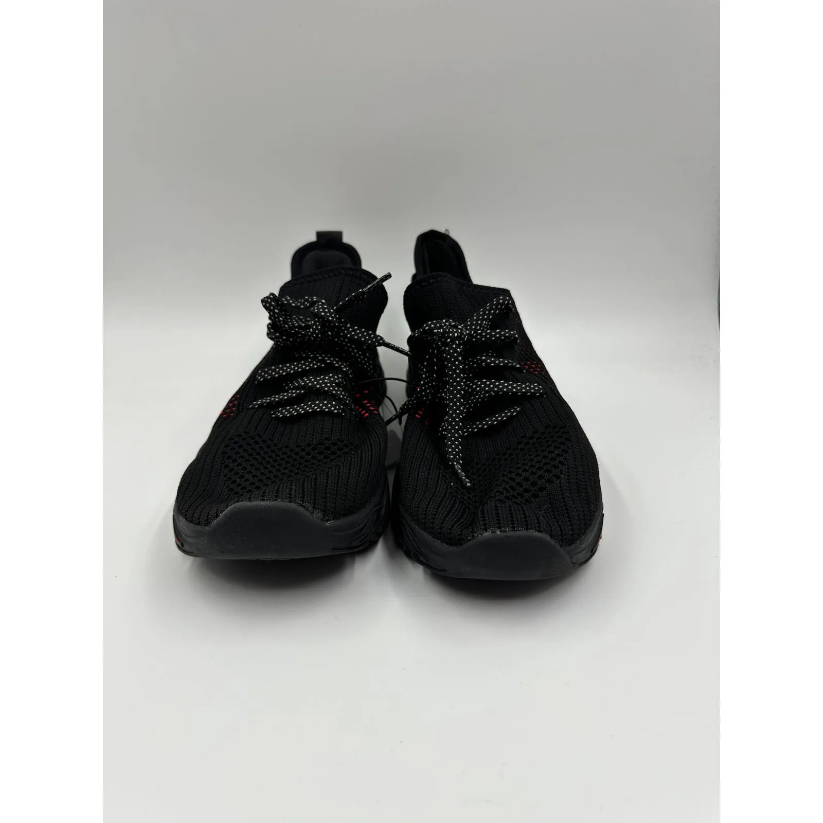 Men's Size 10, Black and Red Knit Top Running Sneakers