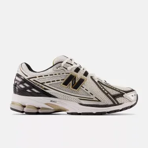 New Balance- Women's M1906RA Metallic silver with metallic gold