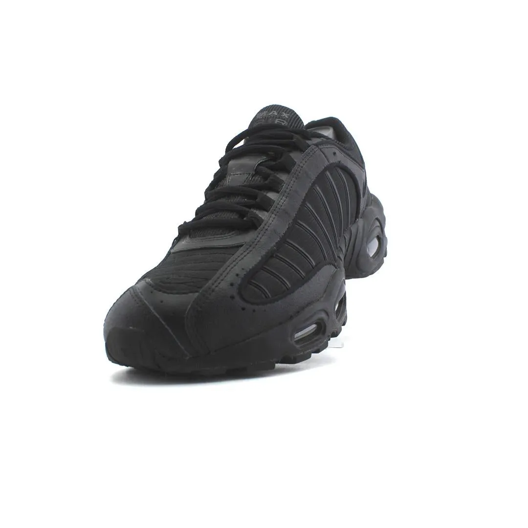 NIKE AIR MAX TAILWIND 4
