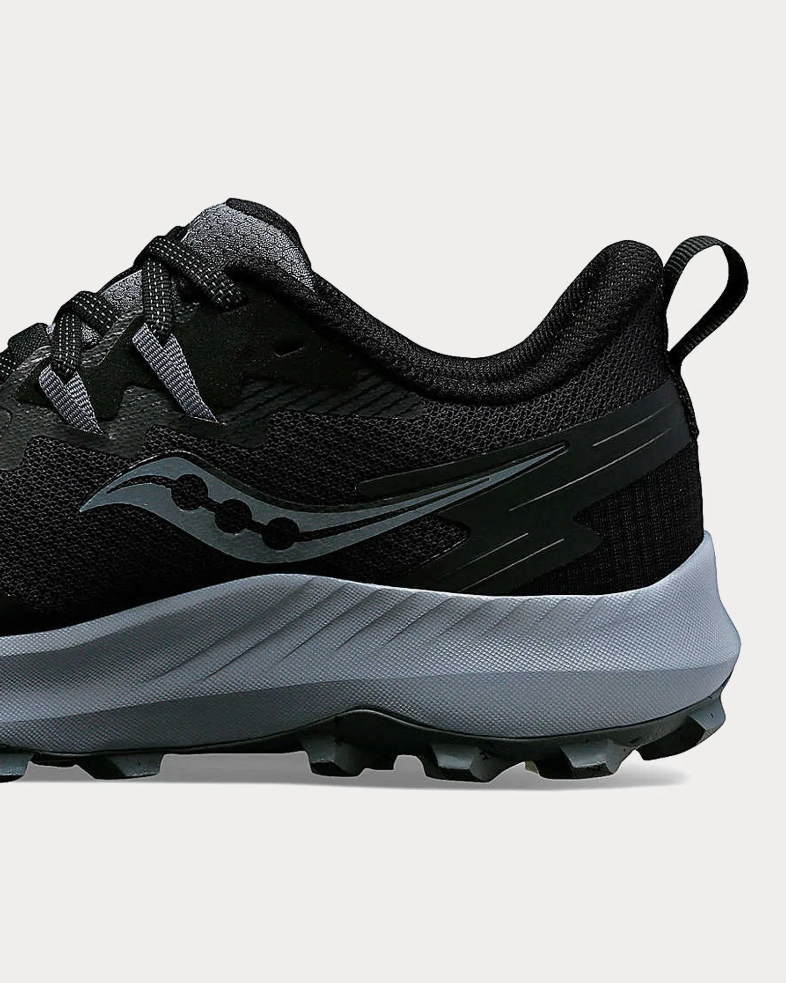 Peregrine 14 Black / Carbon Running Shoes