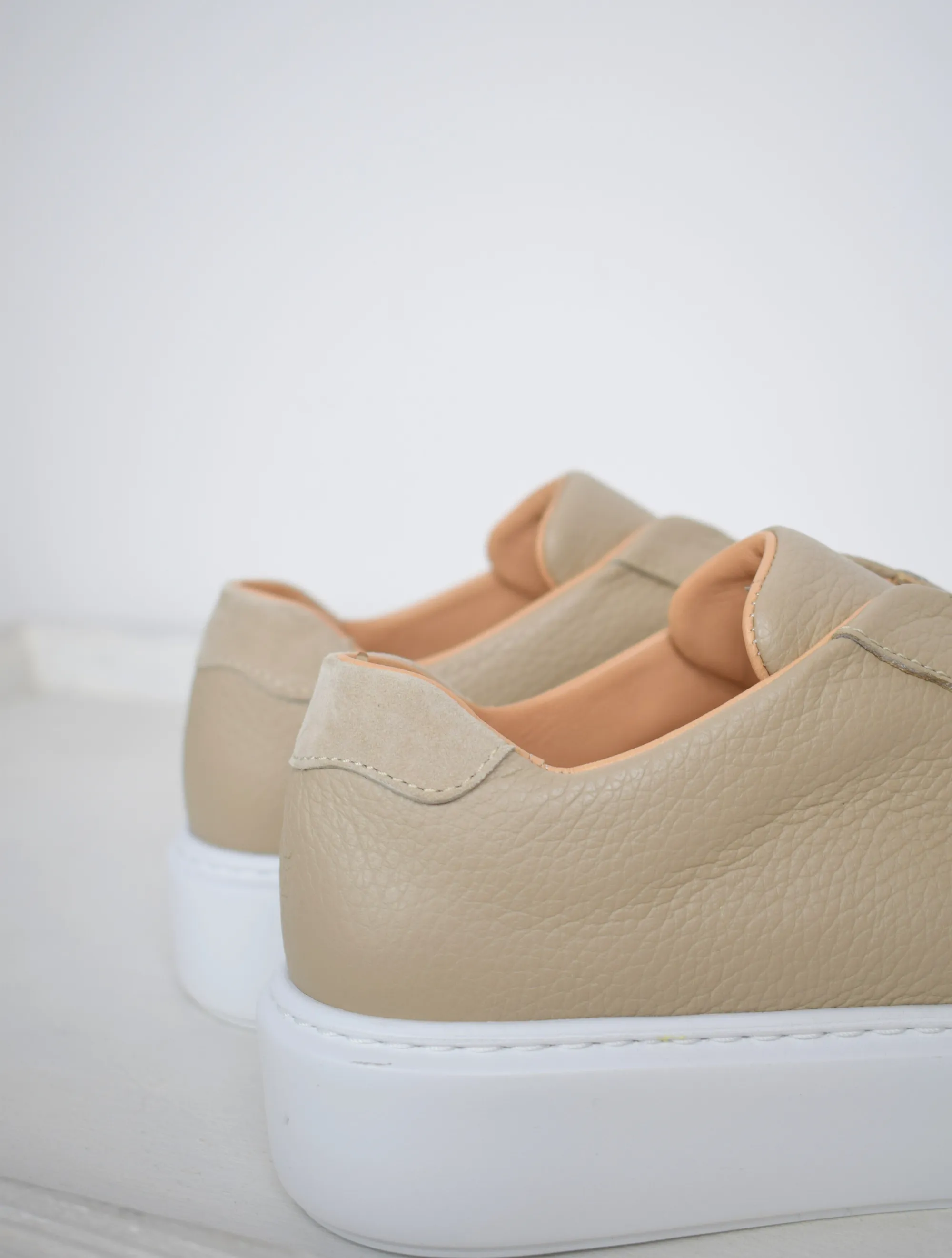 Sibley Trainer Biscuit