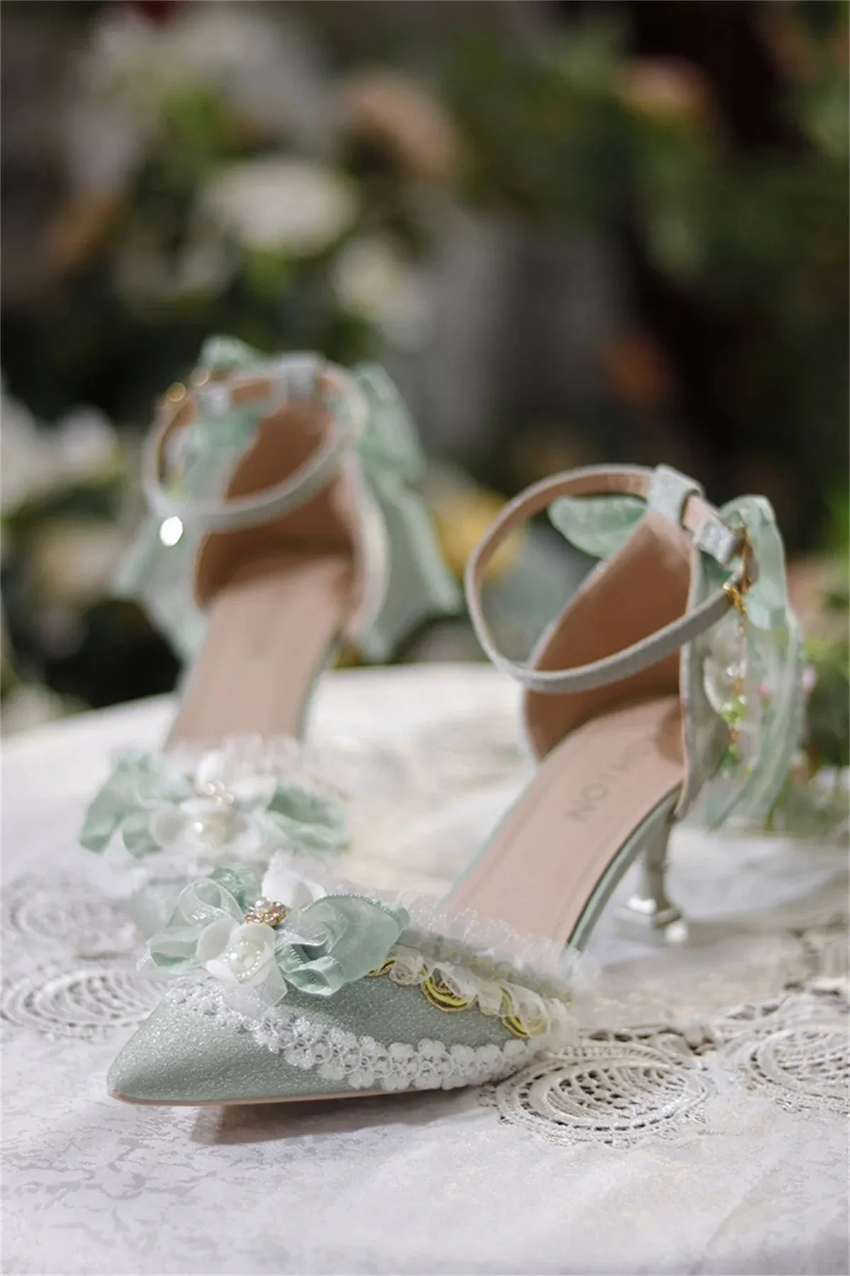 Sohiwoo French Idyllic Style Lolita Girls Shoes Sweet Cute Pointed Sandals Ribbon Bowknot Lace Ruffle Pearls Flower Gems 7cm High Heeled