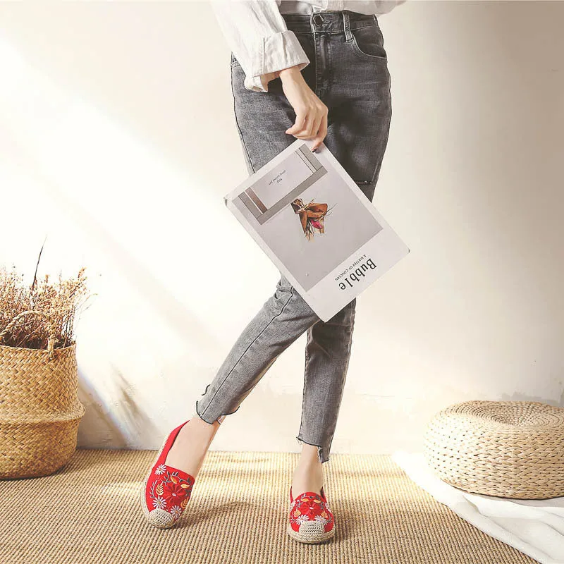 Spring New Straw Linen Shoes Ethnic Style Embroidery Flower Women's Single Shoes Breathable and Sweat-absorbing Flat Bottom Shoes
